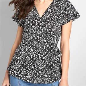 Modcloth Flutter and Flatter Wrap Top Ditzy Floral Black Wrap Blouse Large